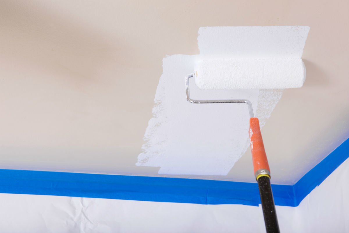 Bathroom painting with mould-resistant paint