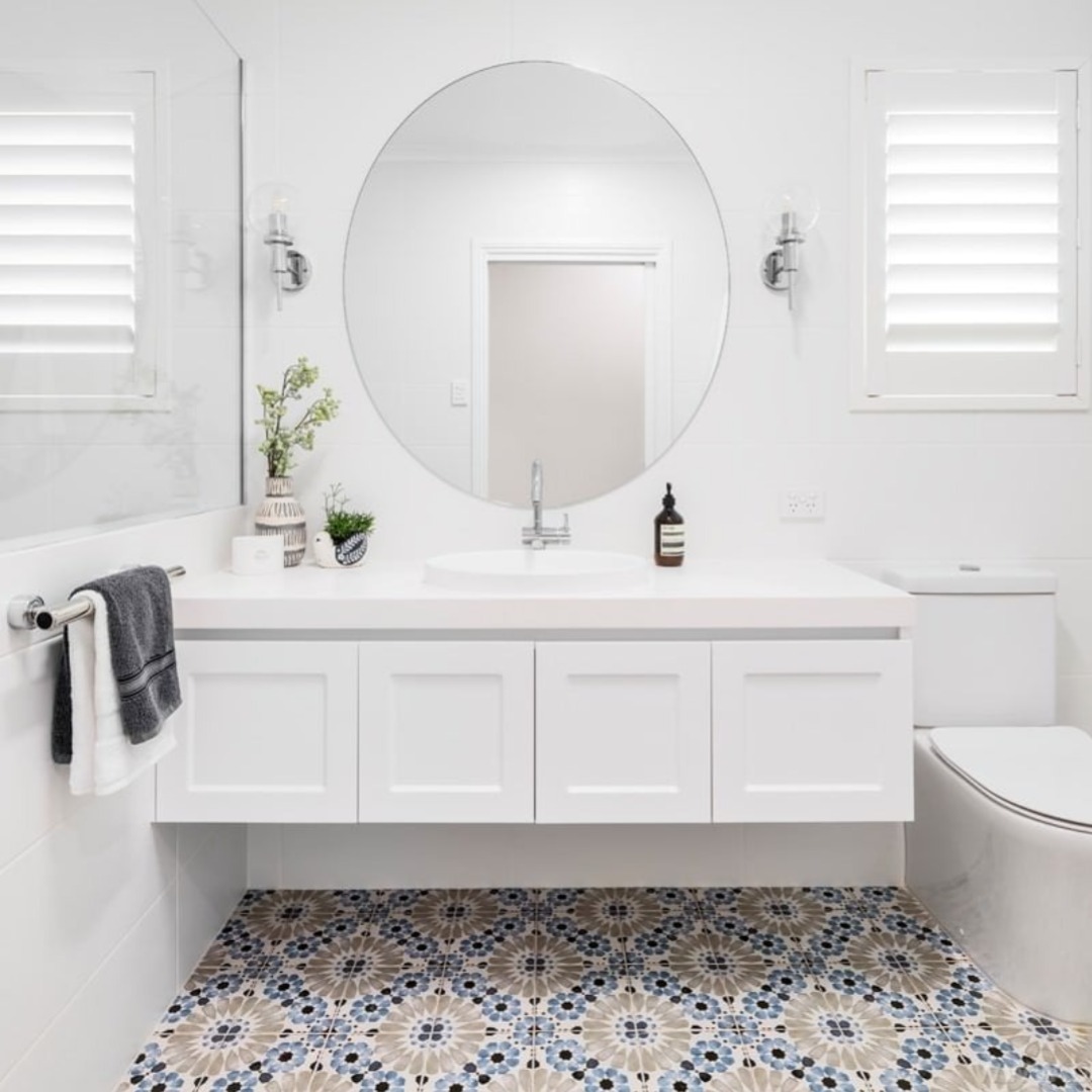 Hamptons style bathroom with a panelled vanity
